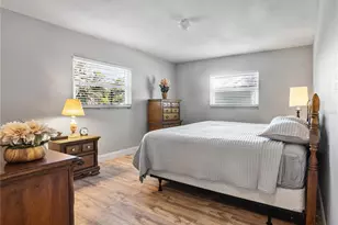 10517 Blossom Lake Dr, Seminole, FL 33772 - Photo 13