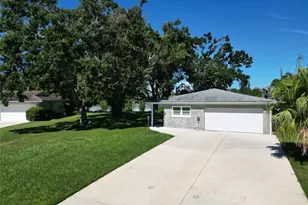 10517 Blossom Lake Dr, Seminole, FL 33772 - Photo 3