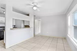 827 Paris Ave S, Saint Petersburg, FL 33701 - Photo 3