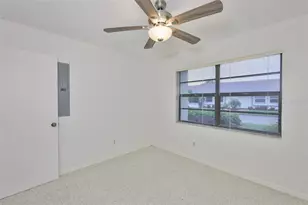 2122 Hereford Dr, Sun City Center, FL 33573 - Photo 23