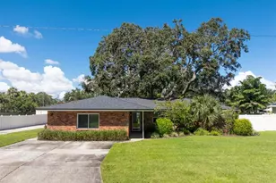 126 SE Madison Cir N, Saint Petersburg, FL 33703 - Photo 43