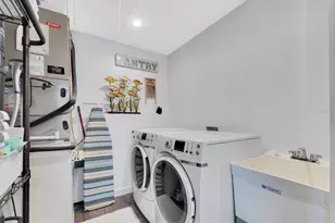 126 SE Madison Cir N, Saint Petersburg, FL 33703 - Photo 27