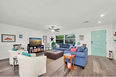 126 SE Madison Circle N, Saint Petersburg, FL 33703 - Photo 3