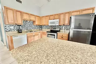 10309 Parkcrest Dr, Tampa, FL 33624 - Photo 9
