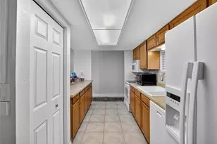 8003 Hibiscus Dr, Temple Terrace, FL 33637 - Photo 3