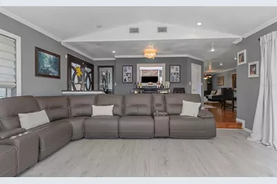 14865 Wildwood Drive, Largo, FL 33774 - Photo 9