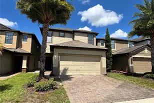 2711 Garden Falls Dr, Brandon, FL 33511 - Photo 1