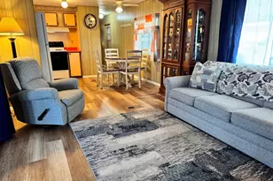 35012 Dale Ave, Zephyrhills, FL 33541 - Photo 13