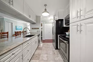 3001 58th Ave S, Saint Petersburg, FL 33712 - Photo 7