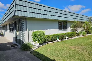 1811 Bedford Ln, Sun City Center, FL 33573 - Photo 3