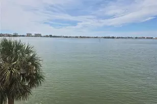 4750 Cove Cir, Saint Petersburg, FL 33708 - Photo 3