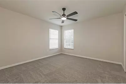 7729 Carriage Pointe Drive, Gibsonton, FL 33534 - Photo 13
