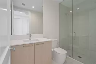 275 1st Ave S, Saint Petersburg, FL 33701 - Photo 25