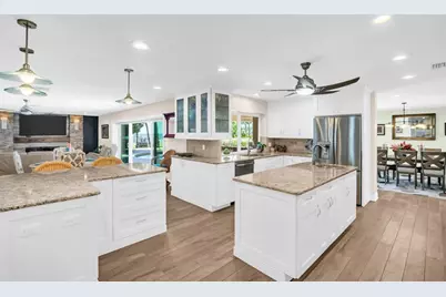 1100 Friendly Way S, Saint Petersburg, FL 33705 - Photo 11