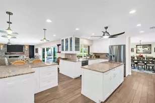 1100 Friendly Wy S, Saint Petersburg, FL 33705 - Photo 7
