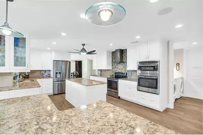 1100 Friendly Way S, Saint Petersburg, FL 33705 - Photo 13