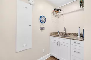 1100 Friendly Wy S, Saint Petersburg, FL 33705 - Photo 35