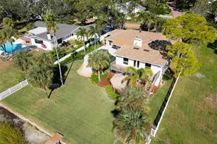 1100 Friendly Wy S, Saint Petersburg, FL 33705 - Photo 63