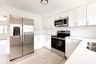 11295 1st St E, Treasure Island, FL 33706 - Photo 5