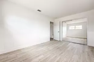 11295 1st St E, Treasure Island, FL 33706 - Photo 31