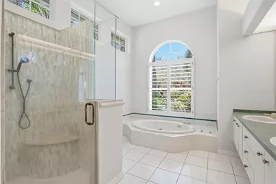 777 Cattail Court NE, Saint Petersburg, FL 33703 - Photo 5