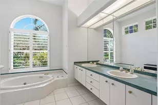 777 Cattail Ct NE, Saint Petersburg, FL 33703 - Photo 27