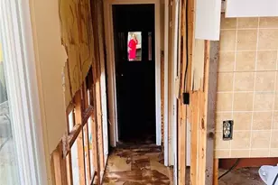 8792 44th Ave N, Saint Petersburg, FL 33709 - Photo 11