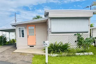 8792 44th Ave N, Saint Petersburg, FL 33709 - Photo 1