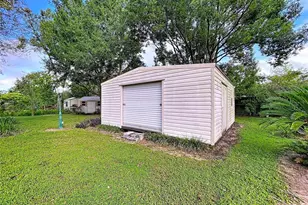 318 Hollowtree Dr, Seffner, FL 33584 - Photo 27