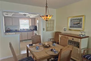 4750 Cove Cir, Saint Petersburg, FL 33708 - Photo 7