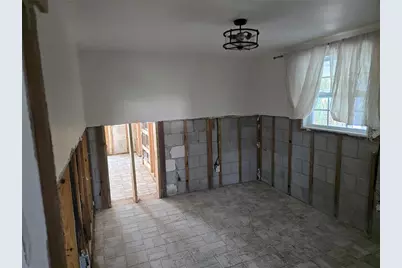 1770 Shore Acres Boulevard NE, Saint Petersburg, FL 33703 - Photo 3