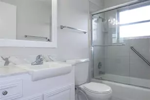 806 Oakmont Ave, Sun City Center, FL 33573 - Photo 29