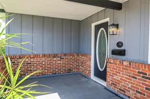 806 Oakmont Ave, Sun City Center, FL 33573 - Photo 3