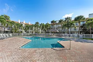 375 Madeira Cir, Tierra Verde, FL 33715 - Photo 17