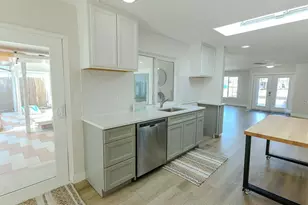 12120 7th St E, Treasure Island, FL 33706 - Photo 17