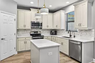 11303 Lazy Hickory Ln, Tampa, FL 33635 - Photo 7