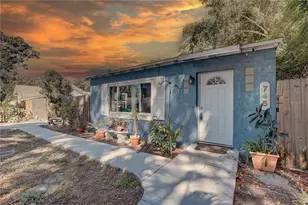 745 Alamanda Way S, Saint Petersburg, FL 33705 - Photo 1