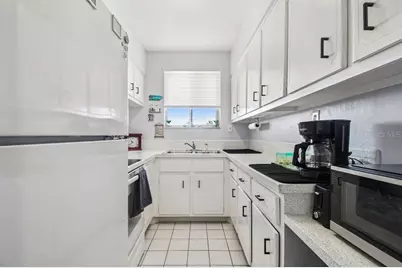 1600 W Lake Parker Drive #B22, Lakeland, FL 33805 - Photo 11