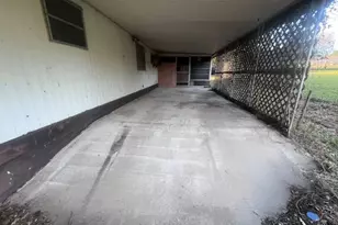 37247 Northside Dr, Zephyrhills, FL 33541 - Photo 15