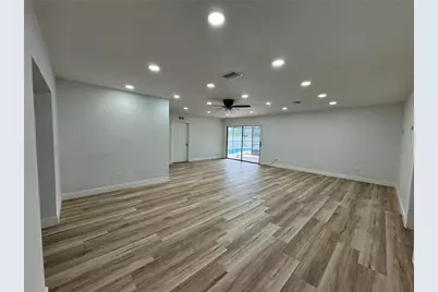 7608 Lakeside Boulevard, Tampa, FL 33614 - Photo 31