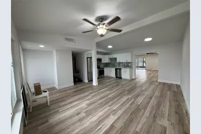 7608 Lakeside Boulevard, Tampa, FL 33614 - Photo 7