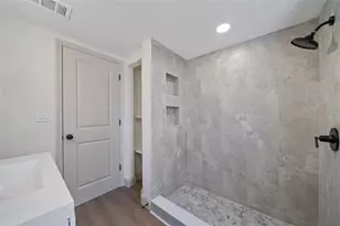 2930 W Arch St, Tampa, FL 33607 - Photo 13