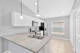 11732 Crest Creek Dr, Riverview, FL 33569 - Photo 9