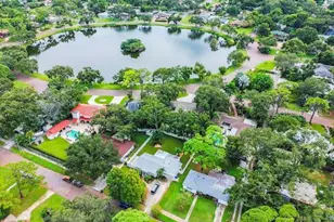 6449 Dartmouth Ave N, Saint Petersburg, FL 33710 - Photo 9