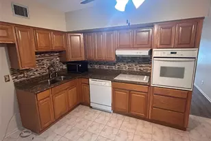 2402 Ecuadorian Way, Clearwater, FL 33763 - Photo 3