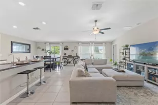 3802 Daisy Bloom Pl, Tampa, FL 33619 - Photo 9