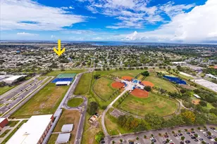 6104 39th Ave W, Bradenton, FL 34209 - Photo 7