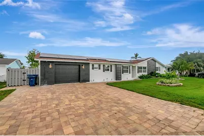 242 176th Avenue E, Redington Shores, FL 33708 - Photo 3