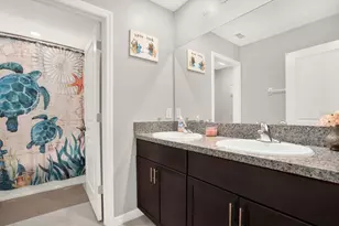 7323 Canterbury Bells Ct, Tampa, FL 33619 - Photo 11