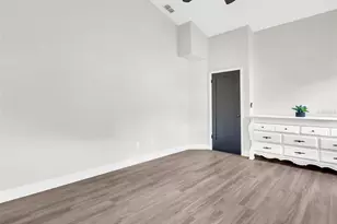 640 Kenneth Way, Tarpon Springs, FL 34689 - Photo 21